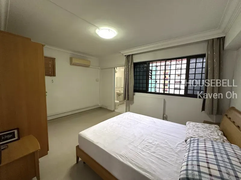 Value for money 5 room flat for sale, well maintained, mid floor and no extension required 