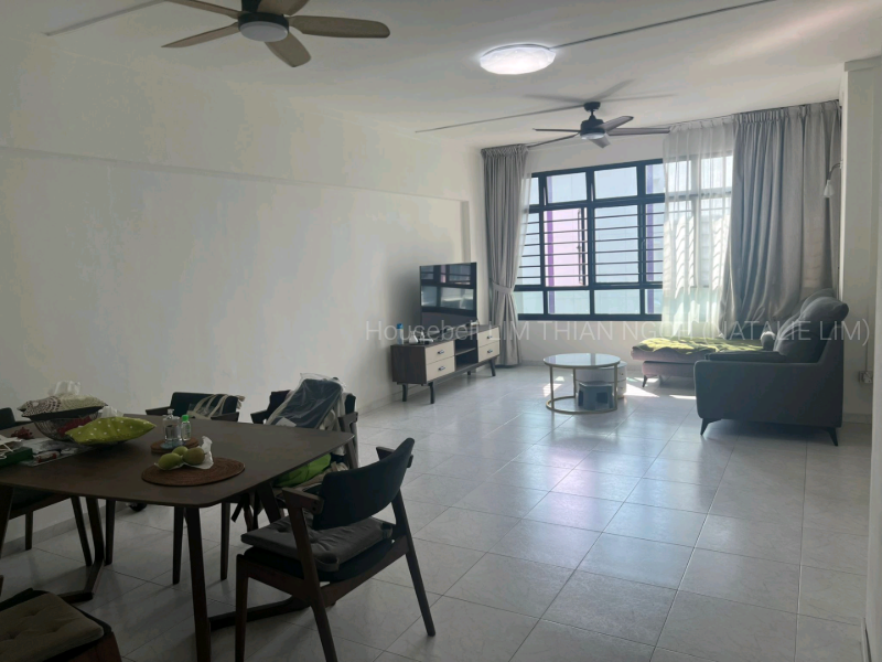 C.h.e.a.p. Corner. High floor. No west sun. Unobstructed view. Mins MRT.